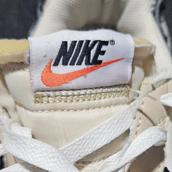 Ladies Nike Waffle Debut - 7.5 - Picture 3 of 10